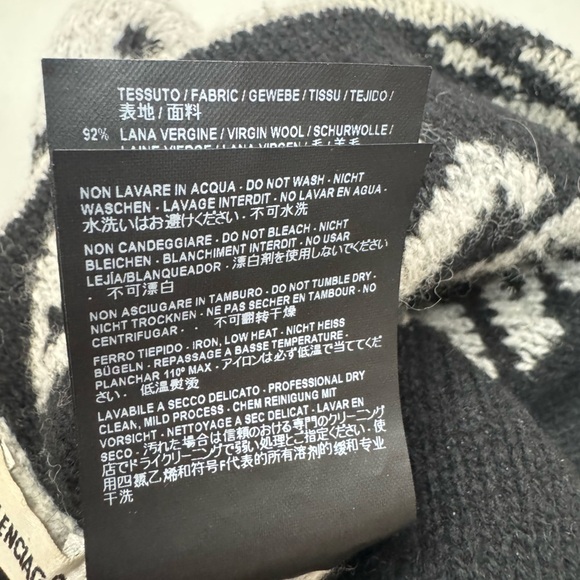 Authentic Balenciaga Grey & Black Logo Beanie – Unisex - Picture 6 of 14